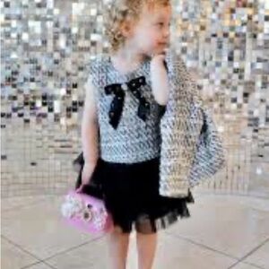 Doe a Dear Little Girls Bow Tweed Dress Size: 4 Black,white and blue .